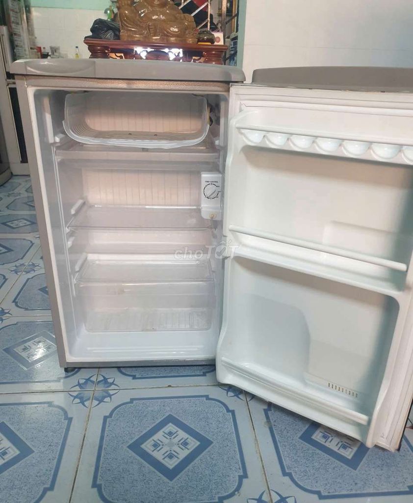 Tủ lạnh aqua 93l xài nhẹ điện. Mua bán Tủ lạnh tại Huyện Hóc Môn Tp Hồ Chí Minh được đăng bởi yến nhi hình 2