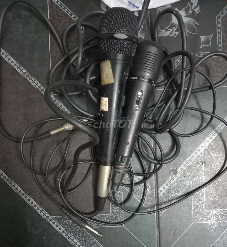 Dư pass rẻ combo 2 mic xưa sưu tầm ạ