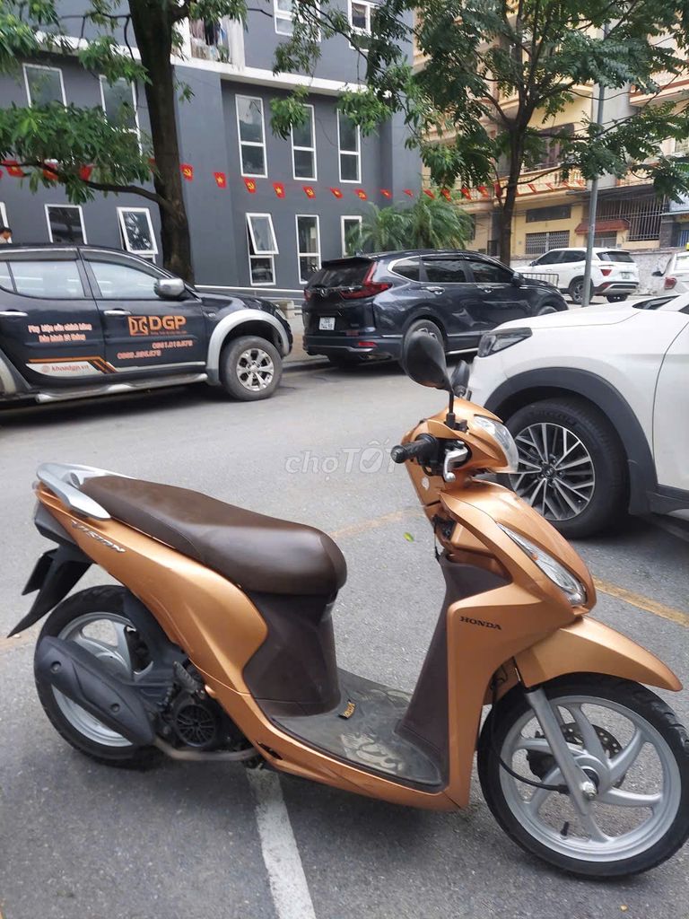Bán xe Vision mầu đồng chính chủ cực đẹp. Mua bán Xe máy tại Quận Hai Bà Trưng Hà Nội được đăng bởi Nguyễn Thu Thảo hình 4