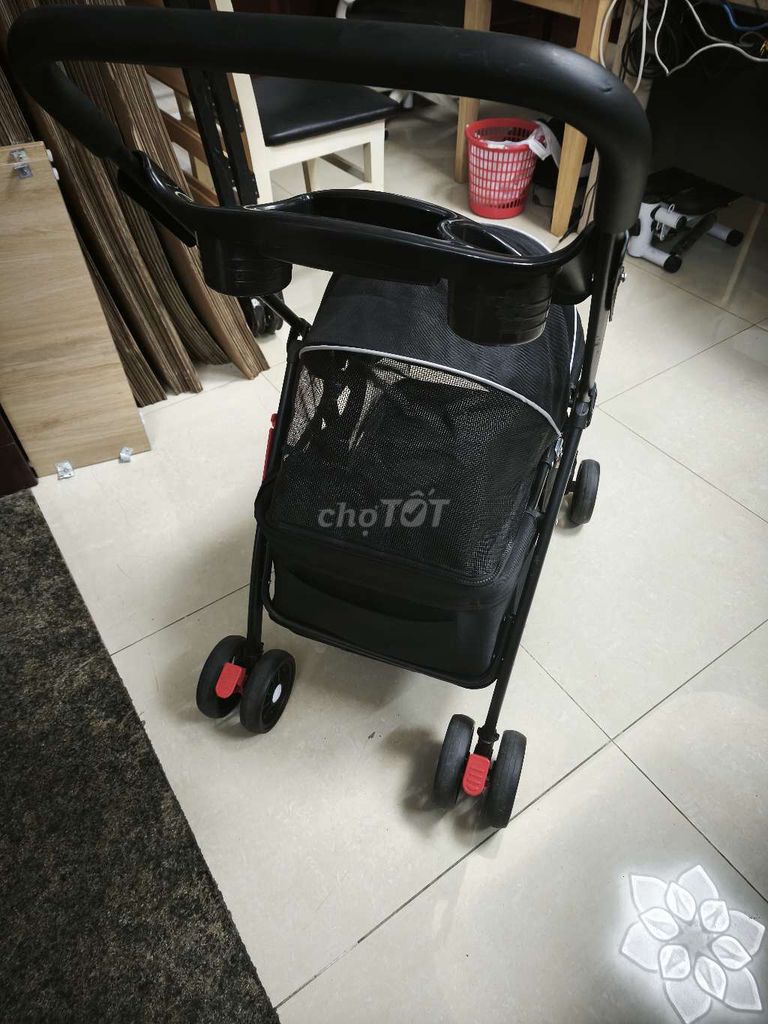Xe đẩy thú cưng gấp gọn Đen. Mua bán Phụ kiện, Thức ăn, Dịch vụ tại Quận Nam Từ Liêm Hà Nội được đăng bởi Nguyễn Quang Bắc hình 1