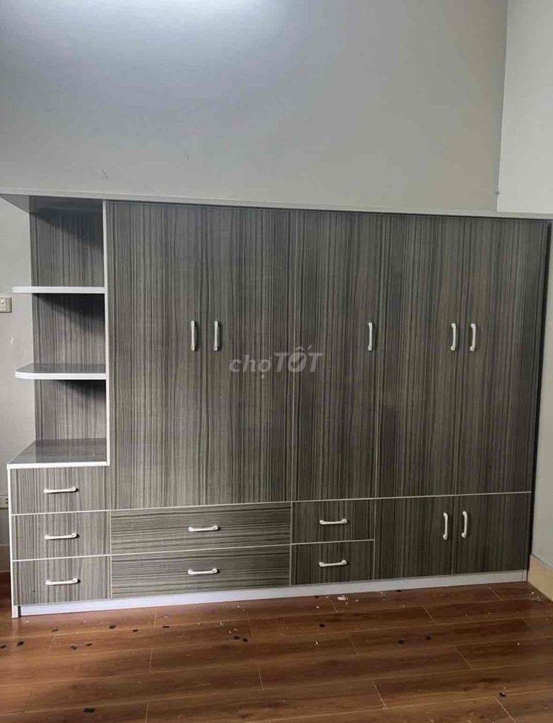 Tủ 5 cánh 1 kệ màu xám. Mua bán Tủ, kệ gia đình tại Quận Gò Vấp Tp Hồ Chí Minh được đăng bởi Hong Le hình 1