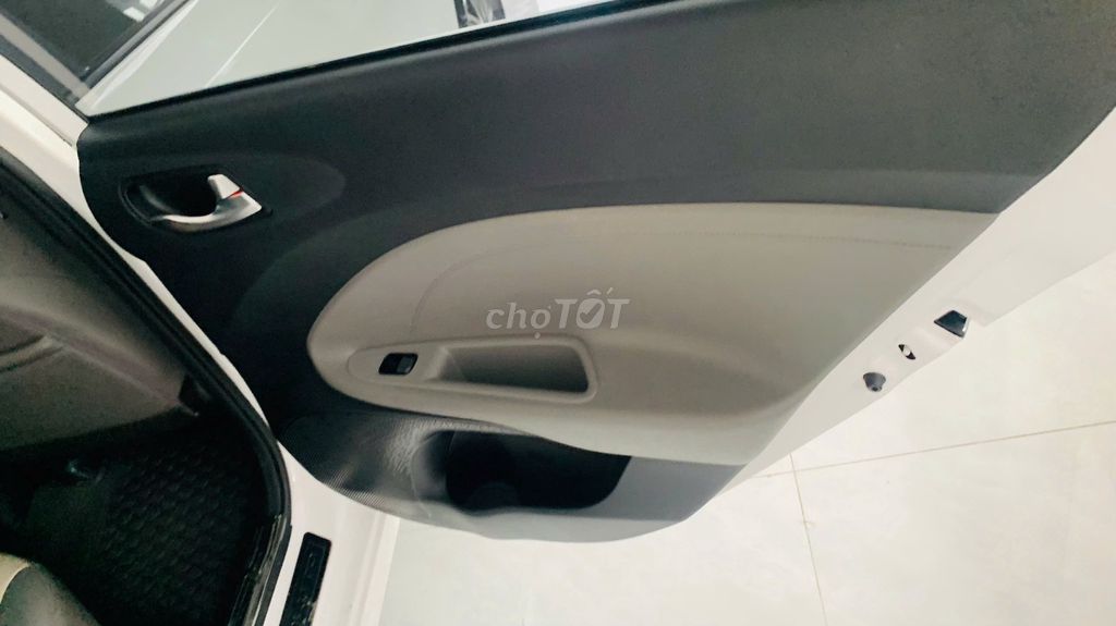 Kia Soluto 1.4 AT Delux 2024 màu trắng. Mua bán Ô tô tại Quận Cẩm Lệ Đà Nẵng được đăng bởi Nguyễn Đức Trưởng hình 11