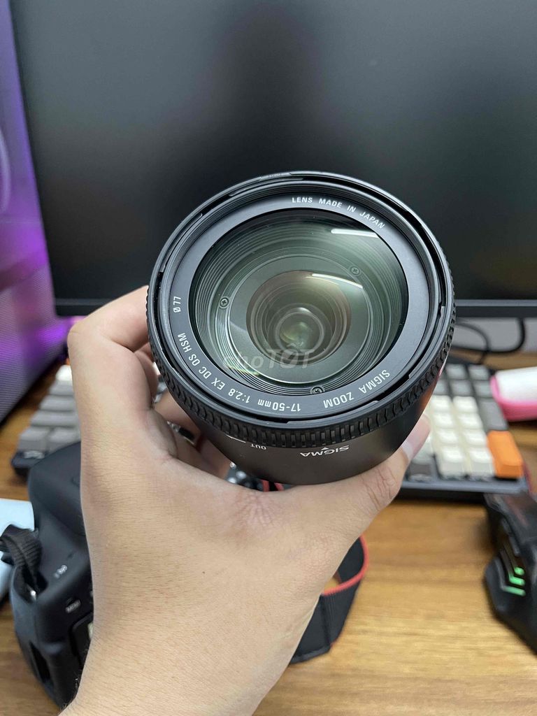 Canon ÉO 750D kèm Lens Sigma 18-55