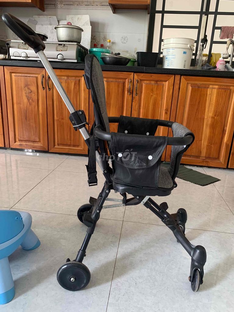 Xe đẩy em bé Gấp gọn. Mua bán Mẹ và bé tại Huyện Trảng Bom Đồng Nai được đăng bởi Trâm Anh hình 1