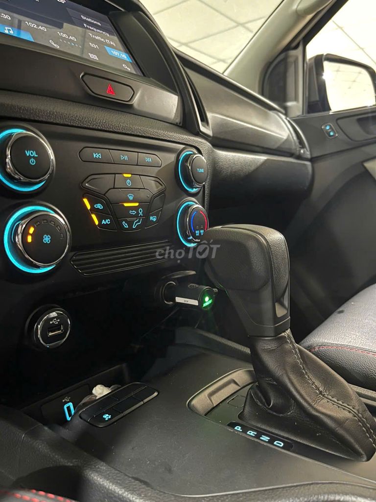 Ford Ranger XLS 4x2 AT 2021 - 84000 km. Mua bán Ô tô tại Quận Bình Tân Tp Hồ Chí Minh được đăng bởi Trần Hoàng Long hình 4