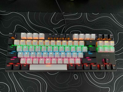 Bán bàn phím cơ K550 Red swtich đen trắng. Mua bán Phụ kiện (Màn hình, Chuột...) tại Quận 12 Tp Hồ Chí Minh được đăng bởi Bùi Quốc Đạt