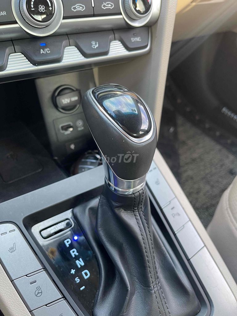 Hyundai Elantra 2020 2.0 AT - 72000 km. Mua bán Ô tô tại Thành phố Tuy Hòa Phú Yên được đăng bởi Công Vũ hình 8
