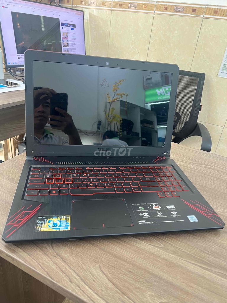 Laptop Gaming Asus FX504G Đỏ