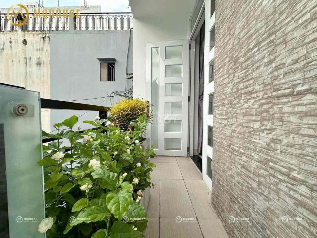 Апартаменты в 10 районе, 35м², балкон, отдельная кухня, полный комплект мебели