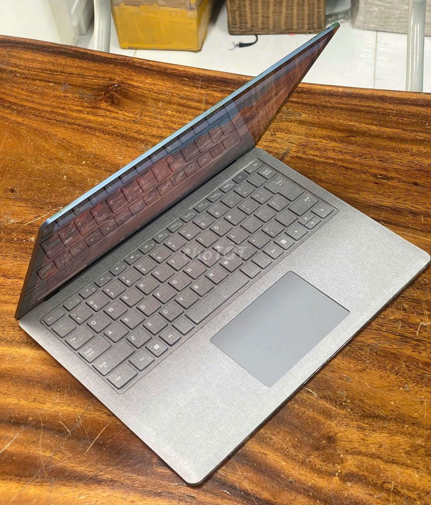 Microsoft Surface Laptop 1 8GB/256Gb. Mua bán Laptop tại Thành phố Cà Mau Cà Mau được đăng bởi Điện máy Cà Mau hình 1