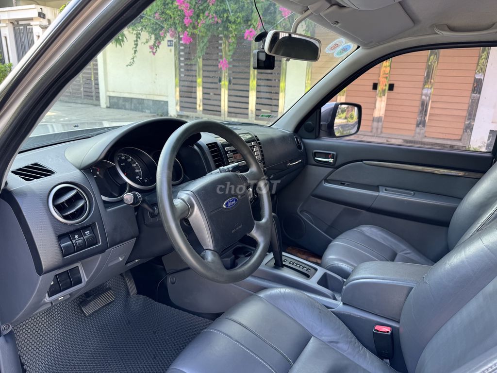 Ford Everest 2014 Limited 4x2 - siêu mới. Mua bán Ô tô tại Quận Long Biên Hà Nội được đăng bởi Mr. Đại mua bán ô tô hình 6