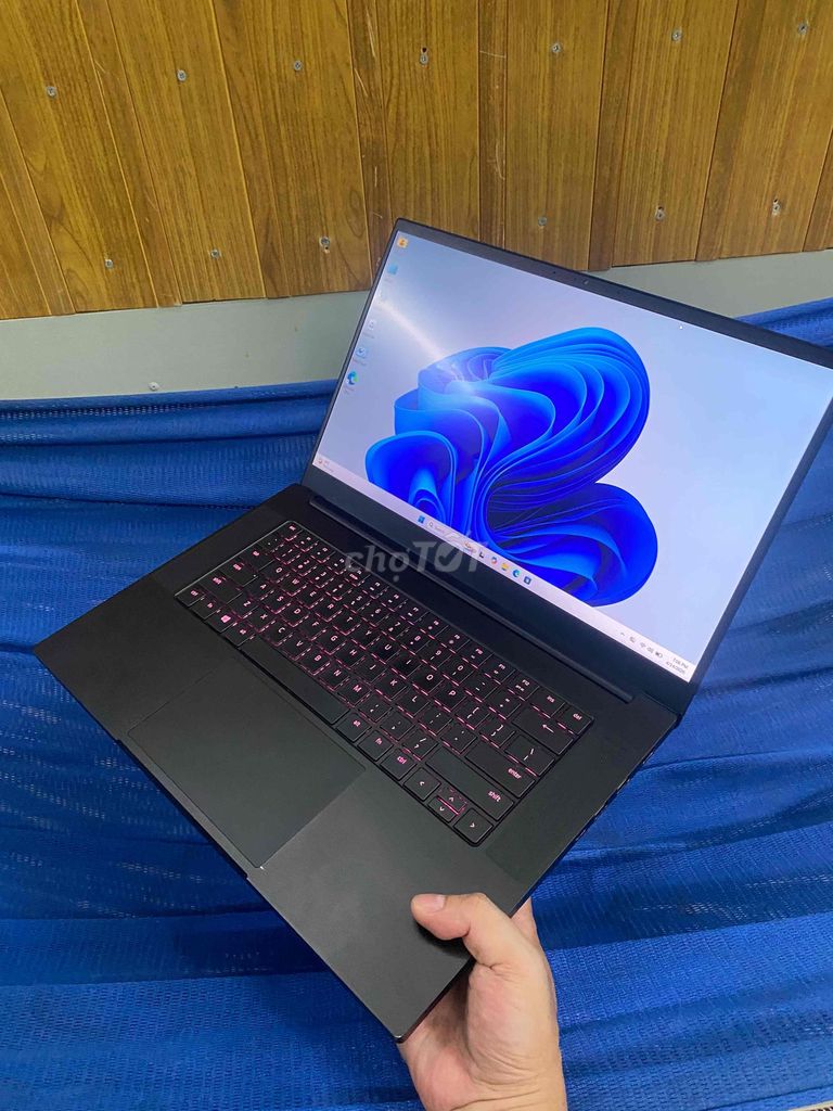 Laptop Gaming Razer 15 Core i7 Ram 32G RTX 2060 6G. Mua bán Laptop tại Quận 4 Tp Hồ Chí Minh được đăng bởi Trần Phú hình 1