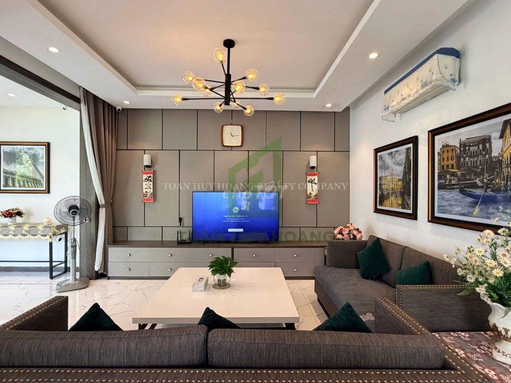 Аренда · Làng Châu Âu (Euro Village) · 4 комн. · 250 м² · Quận Sơn Trà, ул. Mỹ An 7