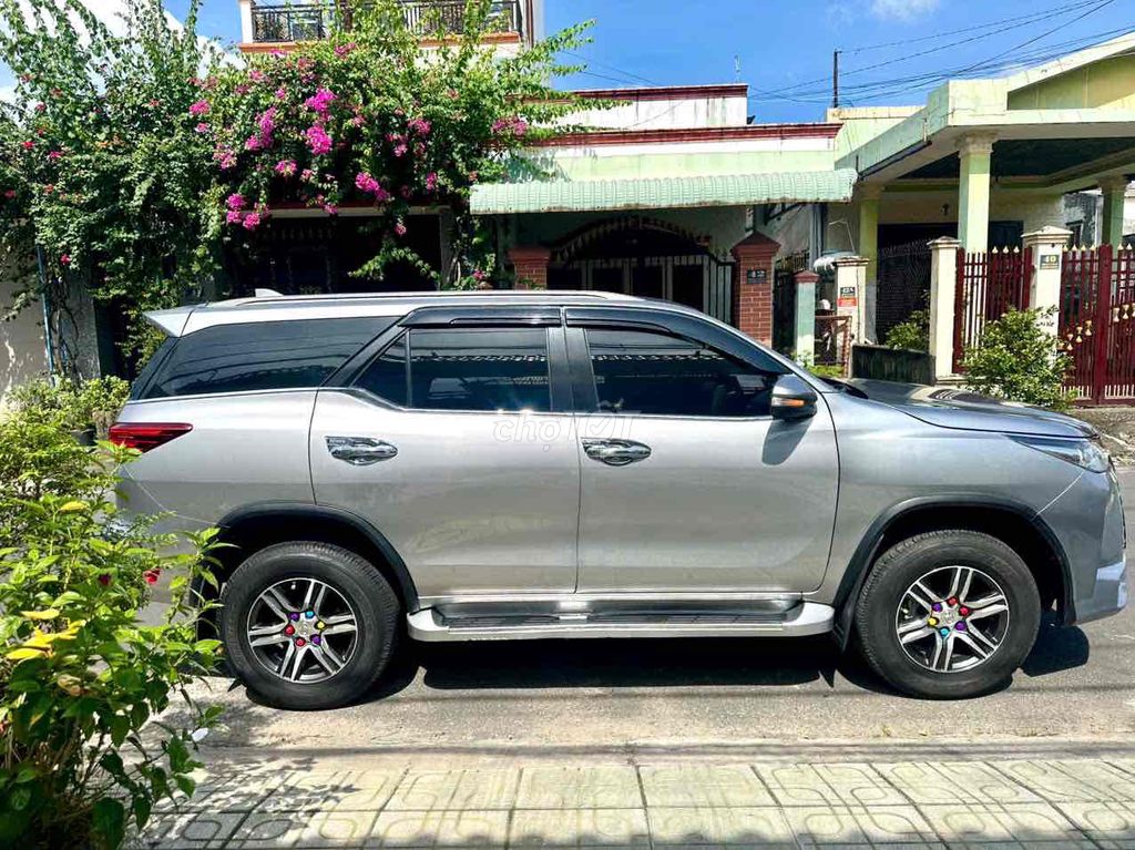 Toyota Fortuner 2017 Dầu Số sàn 68000 km Xám. Mua bán Ô tô tại Huyện Hóc Môn Tp Hồ Chí Minh được đăng bởi Trần Văn Đoan hình 3