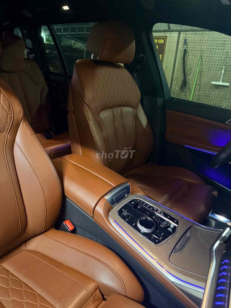 BMW X7 Pure 2022 Черный американец