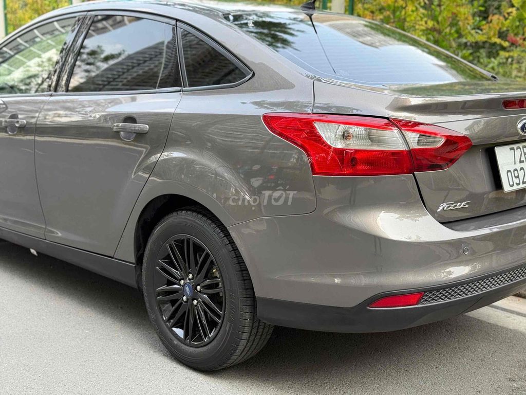 Ford Focus 2013 1.6 MT - 110000 km