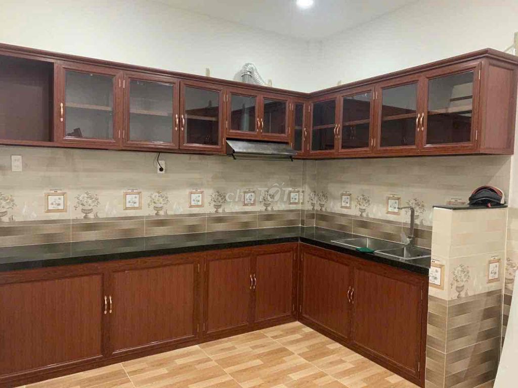 Срочно продается дом у дороги Binh Long, 49 м2, 2 этажа, новый, всего за 4,x млрд