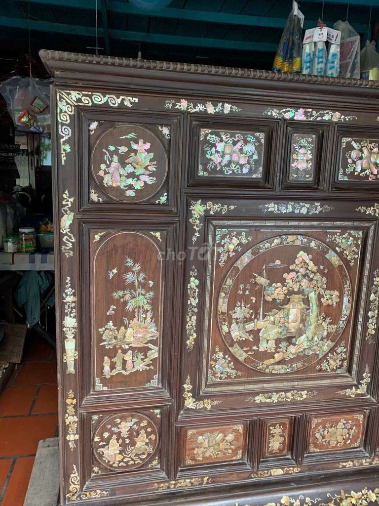 Tủ thờ gỗ cổ điển hơn 100 năm. Mua bán Tủ, kệ gia đình tại Thành phố Sa Đéc Đồng Tháp được đăng bởi Phương  hình 1