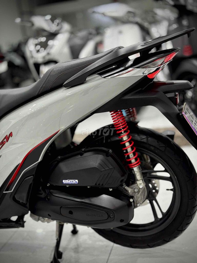 Sh160i 2023 ABS Odo8k Lướt chính chủ 🔥🔥. Mua bán Xe máy tại Thị xã Phú Mỹ Bà Rịa - Vũng Tàu được đăng bởi Cửa Hàng Xe Máy Phú Mỹ hình 4