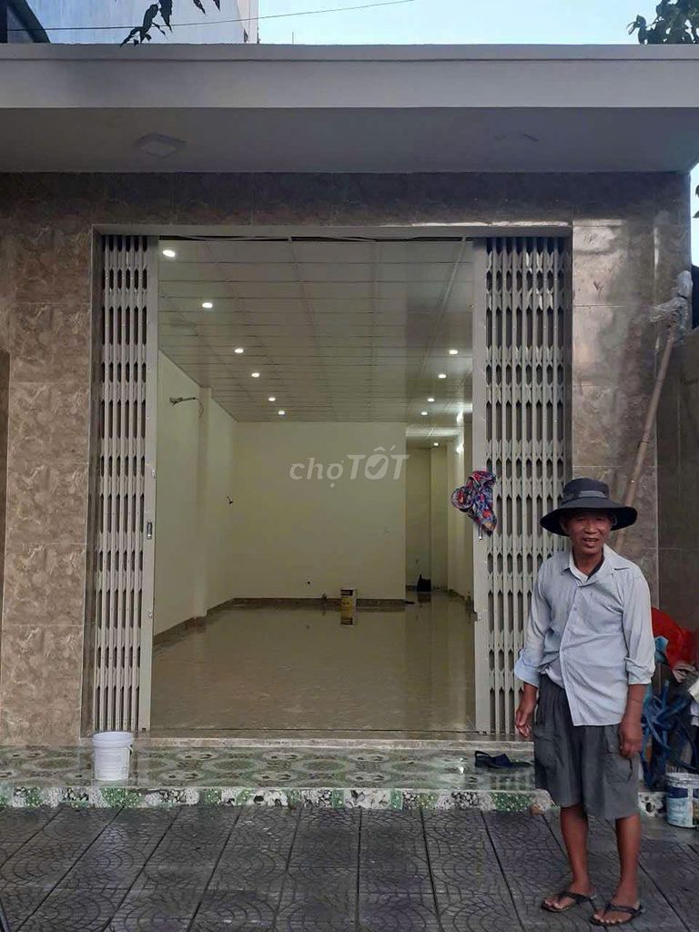 Chính chủ cho thuê nhà mặt 621 Núi Thành, Đà Nẵng. Mặt tiền KD sầm uất. Cho thuê văn phòng, mặt bằng kinh doanh tại Quận Hải Châu Đà Nẵng được đăng bởi Bảo 5/1 Gia hình 5