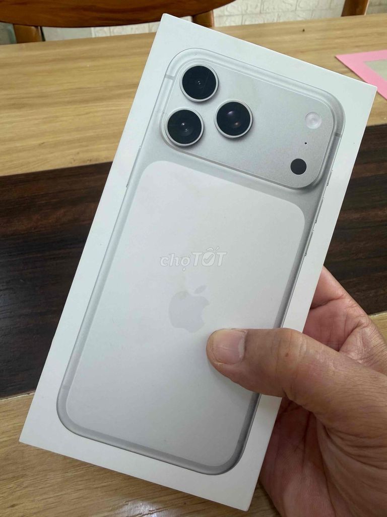 Apple iPhone 17 Pro Max 256GB Bạc. Mua bán Điện thoại tại Quận Thanh Khê Đà Nẵng được đăng bởi Dshop323TrầnCaoVân hình 1