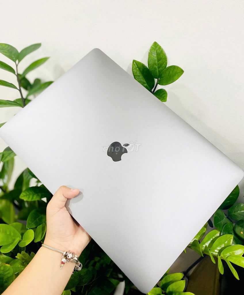 Macbook Pro 15inch 2018 - Core i9 Ram 16Gb