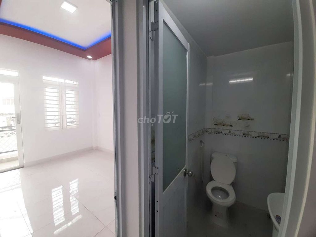 Bán nhà Quận 8 Dương Bá Trạc 72m2 Nhà 3 tầng 3,8x20m giá 11,3 tỷ.