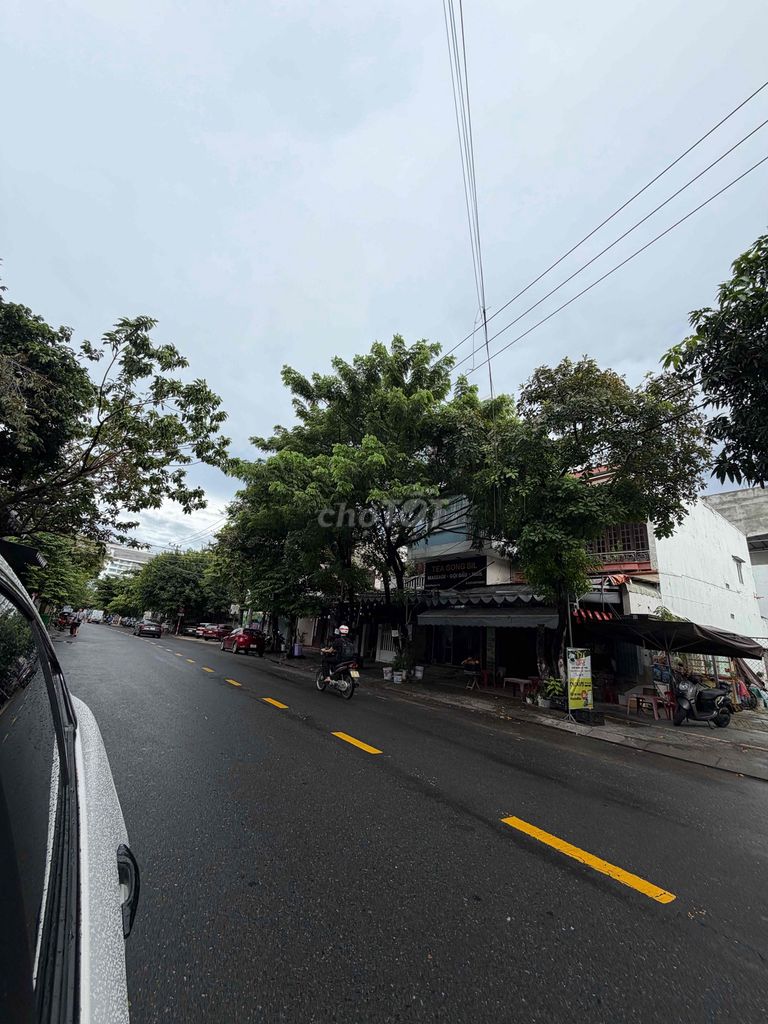 LÔ ĐẤT MẶT TIỀN PHAN TỨ . NGANG 12 M KHU DU LỊCH