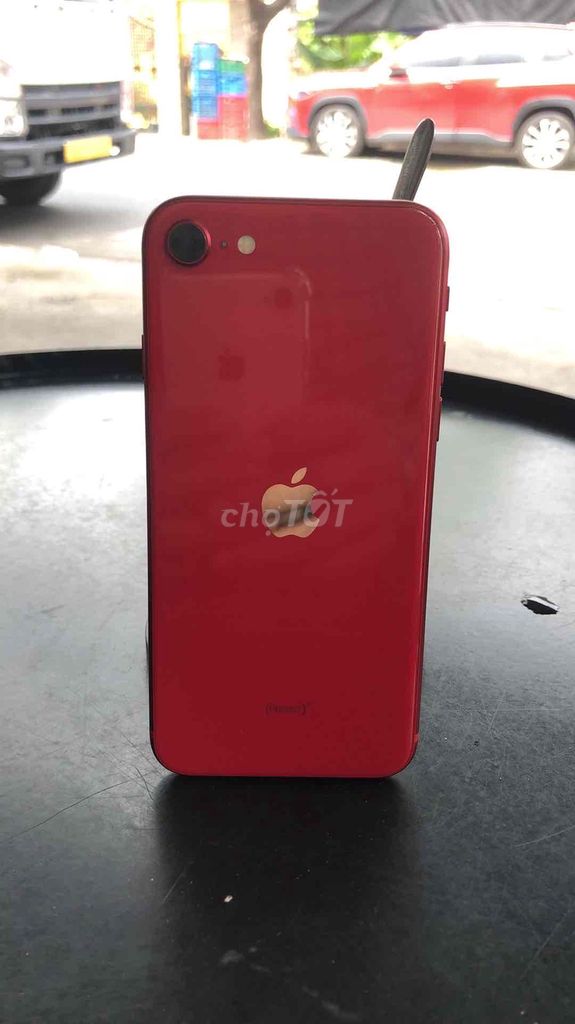 Apple iPhone SE 2020 128GB Đỏ Đã sử dụng. Mua bán Điện thoại tại Huyện Hóc Môn Tp Hồ Chí Minh được đăng bởi nguyễn văn ngọc hình 1