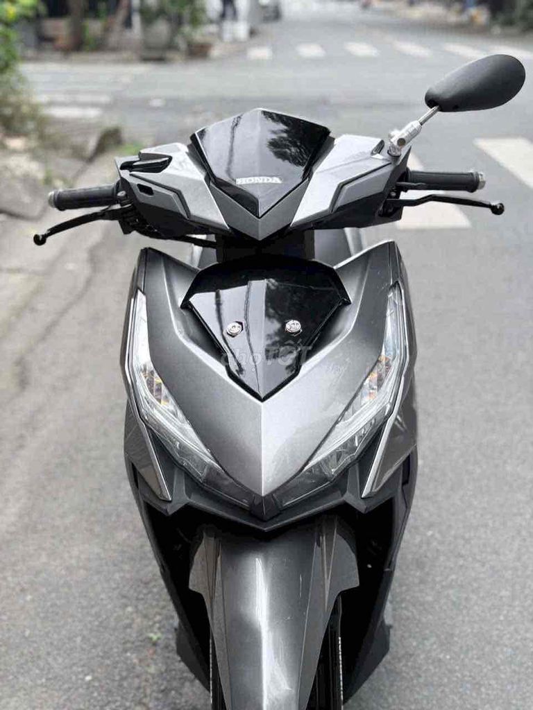 Honda Vario 150 серый скутер
