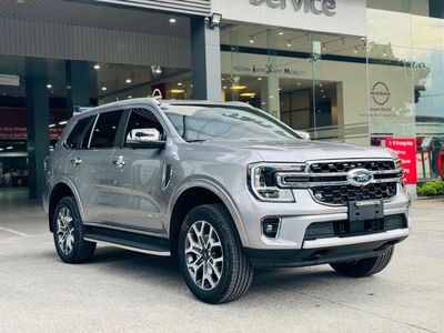 2025 Everest Tita 4x2 xe sẵn giao ngay, bank 90%
