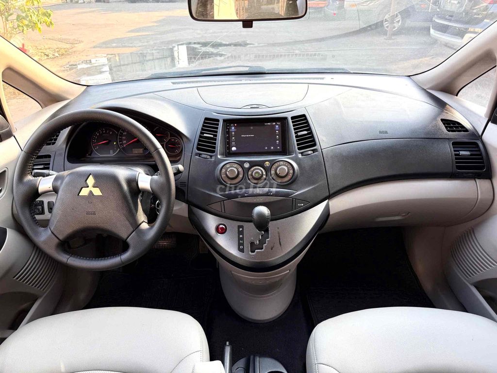 Mitsubishi Grandis 2005 2.4 AT - 127000 km
