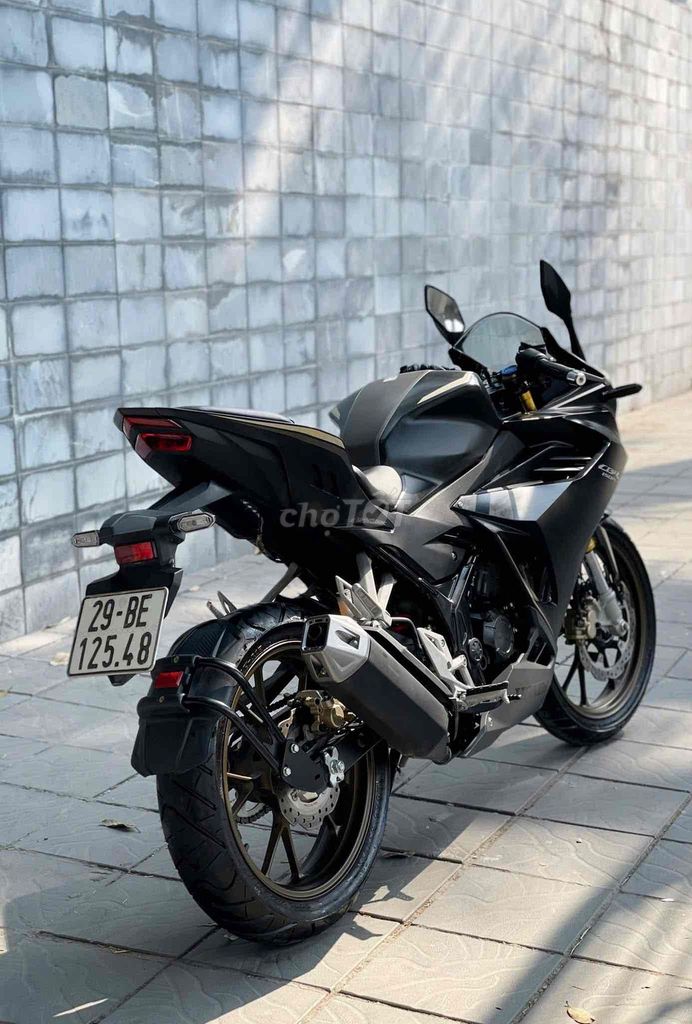 Honda CBR150R 2025 Đen 2700km. Mua bán Xe máy tại Quận Cầu Giấy Hà Nội được đăng bởi Tuấn Việt Motor hình 3