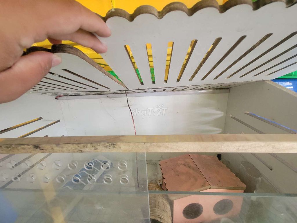 Chuồng gà gỗ kính có đèn LED. Mua bán Phụ kiện, Thức ăn, Dịch vụ tại Quận Tân Phú Tp Hồ Chí Minh được đăng bởi Mèo Mun hình 1