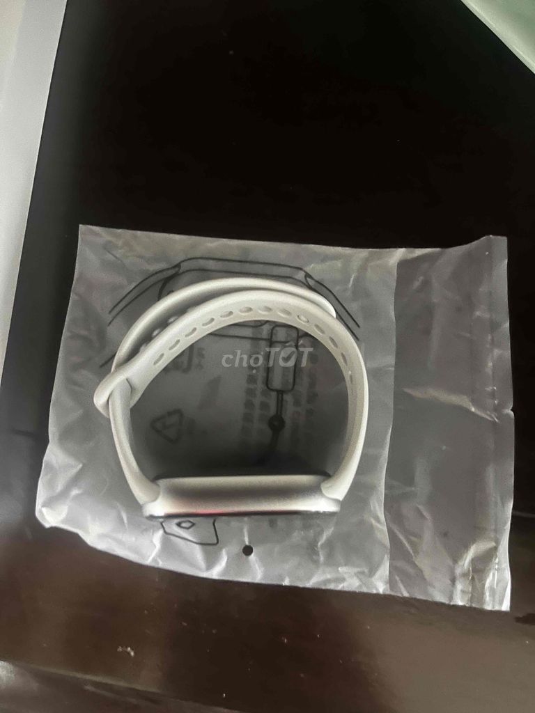 Xiaomi Smart Band 10 Trắng Chưa sử dụng. Mua bán Thiết bị đeo thông minh tại Thành phố Thủ Dầu Một Bình Dương được đăng bởi Vẫn luôn gặp may hình 1