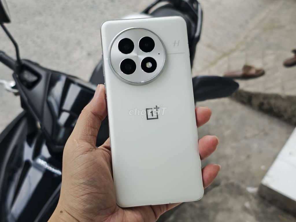 OnePlus 13 512GB Trắng Rom Oxy. Mua bán Điện thoại tại Quận Ninh Kiều Cần Thơ được đăng bởi Lê Khang hình 1