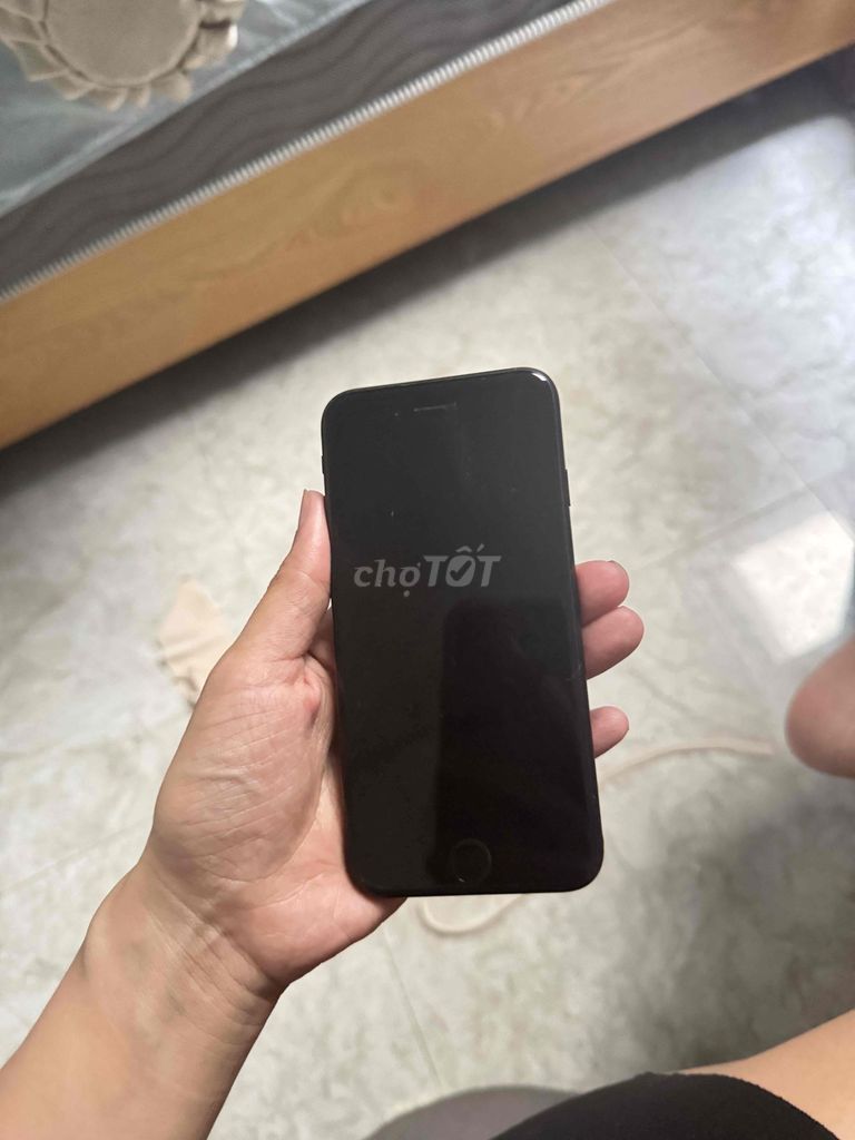 Apple iPhone SE Đen. Mua bán Điện thoại tại Thành phố Thuận An Bình Dương được đăng bởi thương hình 1