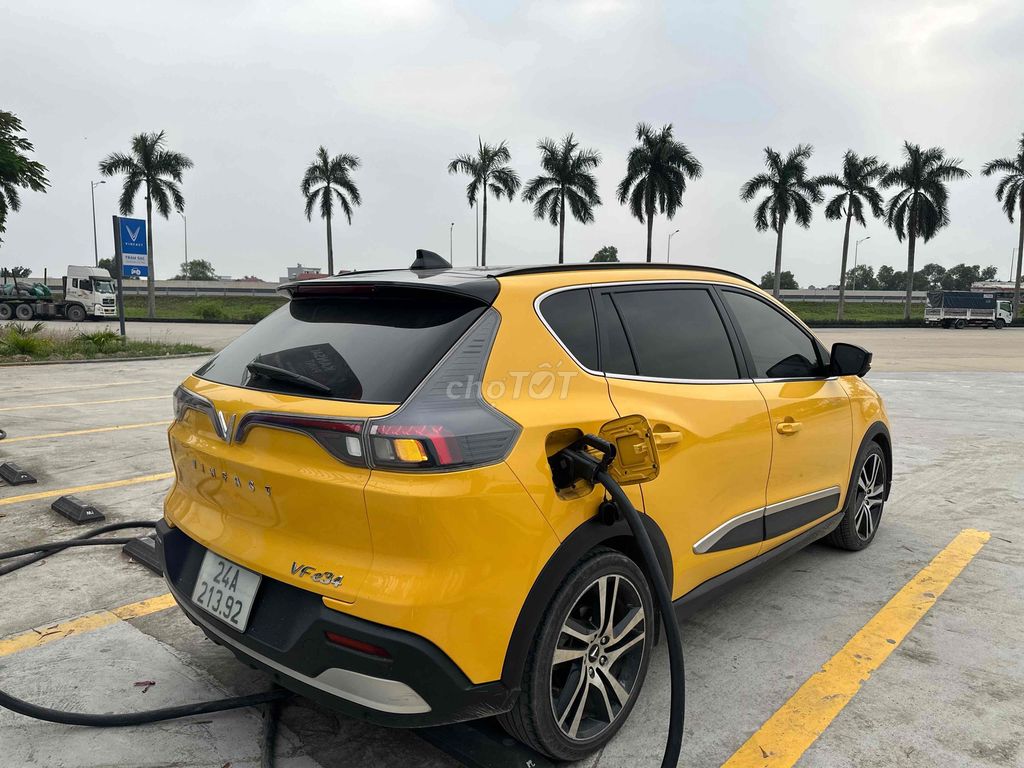 VinFast VF e34 2022 Vàng. Mua bán Ô tô tại Quận Long Biên Hà Nội được đăng bởi Phát Vũ Vinfast hình 6