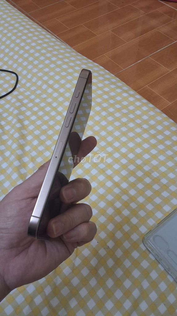 Apple iPhone 16 Pro Max 256GB VNA Gold fullbox. Mua bán Điện thoại tại Quận Cái Răng Cần Thơ được đăng bởi Hiep Le hình 1