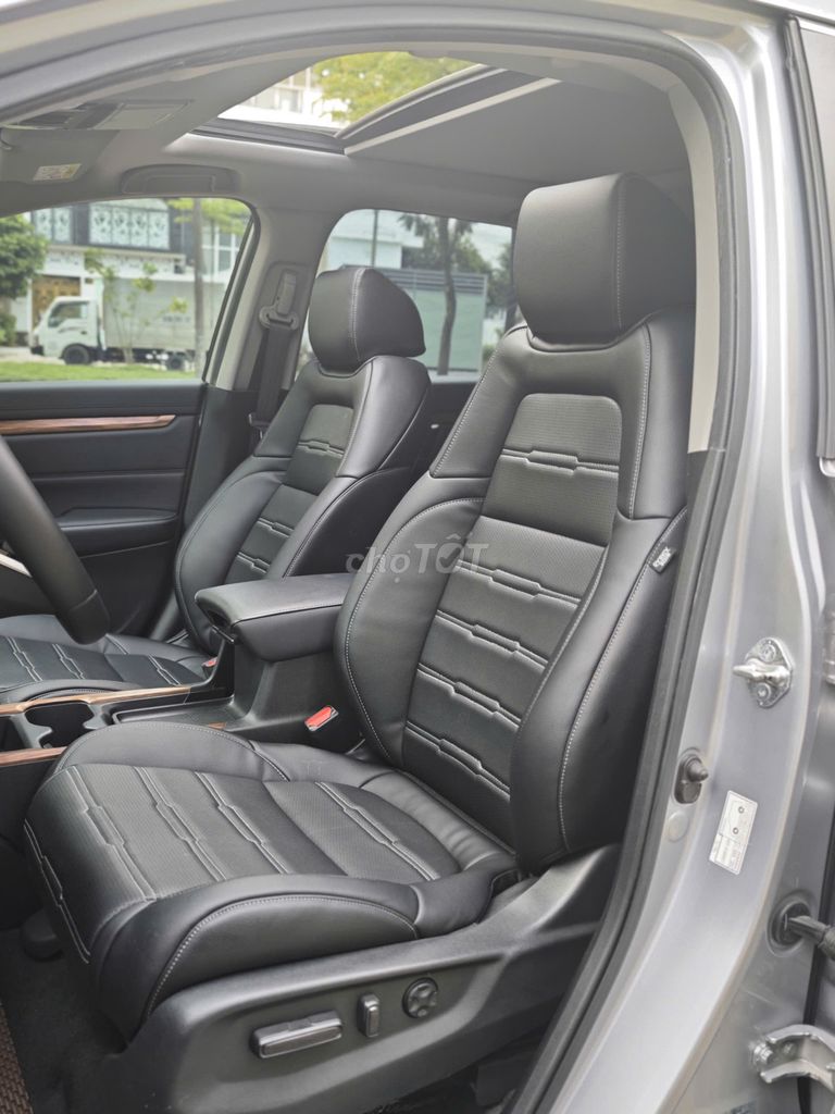 🌈 HONDA CRV L 2018 BẢN FULL - 52.000KM - RẤT ĐẸP. Mua bán Ô tô tại Quận 11 Tp Hồ Chí Minh được đăng bởi Hùng Hoàng hình 16