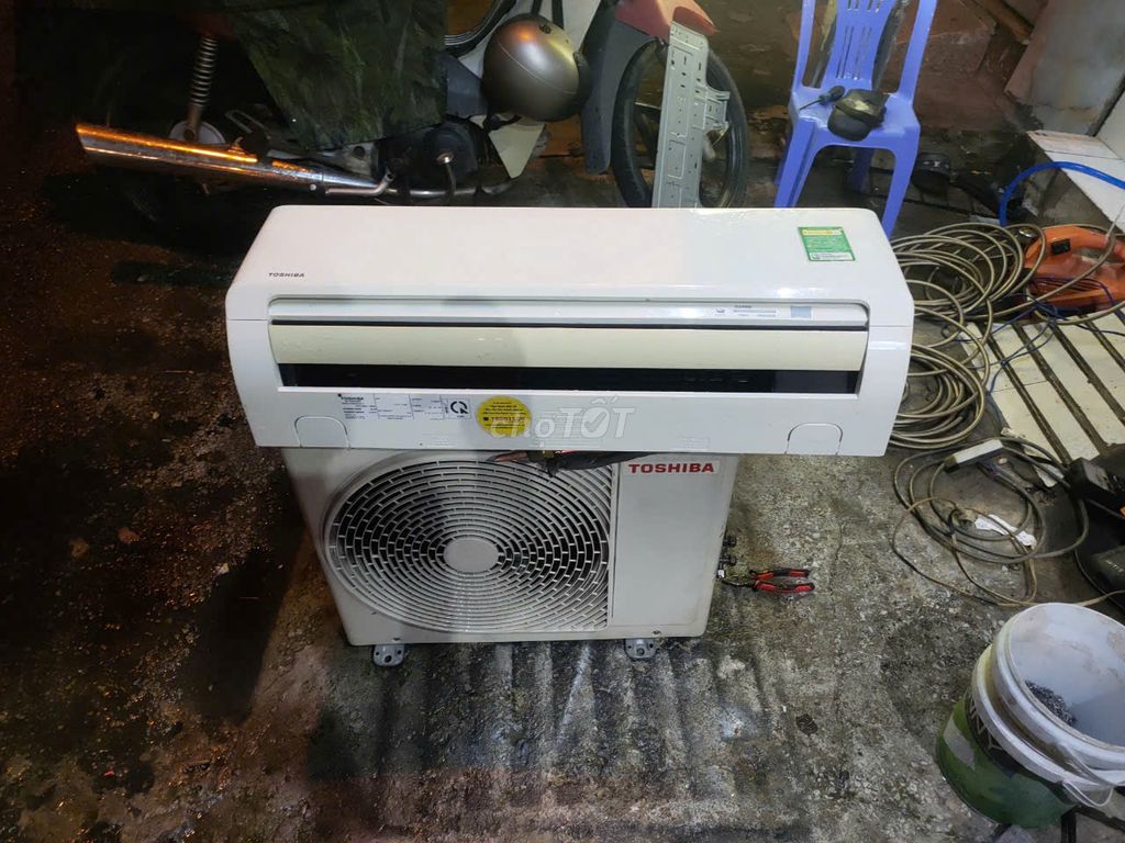 Cần bán máy lạnh Toshiba 1hp