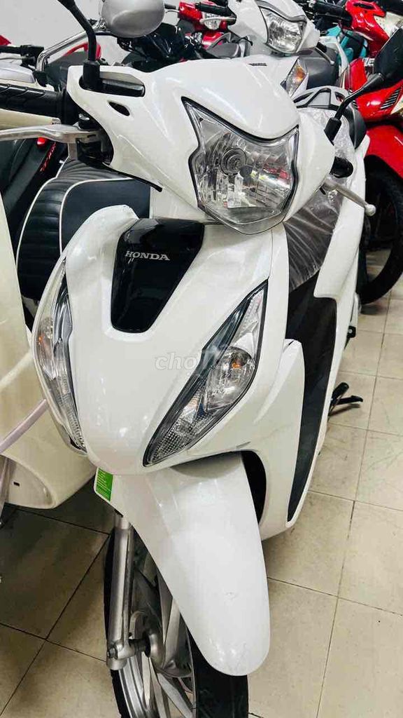 Xe tay ga Honda Vision màu hồng. Mua bán Xe máy tại Thành phố Sa Đéc Đồng Tháp được đăng bởi Xe Máy 66 Đồng Tháp Giá Rẻ hình 1