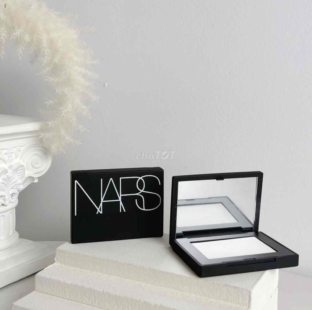 Gom order-Phấn phủ NARS Light Reflecting. Mua bán Phụ kiện thời trang khác tại Huyện Nam Trực Nam Định được đăng bởi Onenee hình 1
