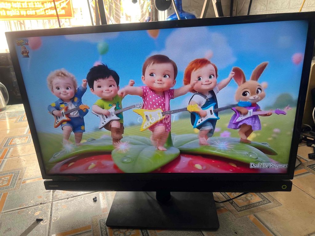 Tivi Toshiba LED 32 inch màn zin nét căng. Mua bán Tivi, Âm thanh tại Quận Long Biên Hà Nội được đăng bởi Hoà Ngô chuyên TV cũ lướt hình 1