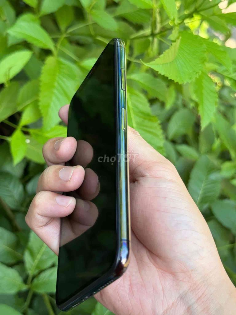 iPhone Xs Max 64GB Đen 81%. Mua bán Điện thoại tại Quận Gò Vấp Tp Hồ Chí Minh được đăng bởi Bùi Tá Luân hình 1