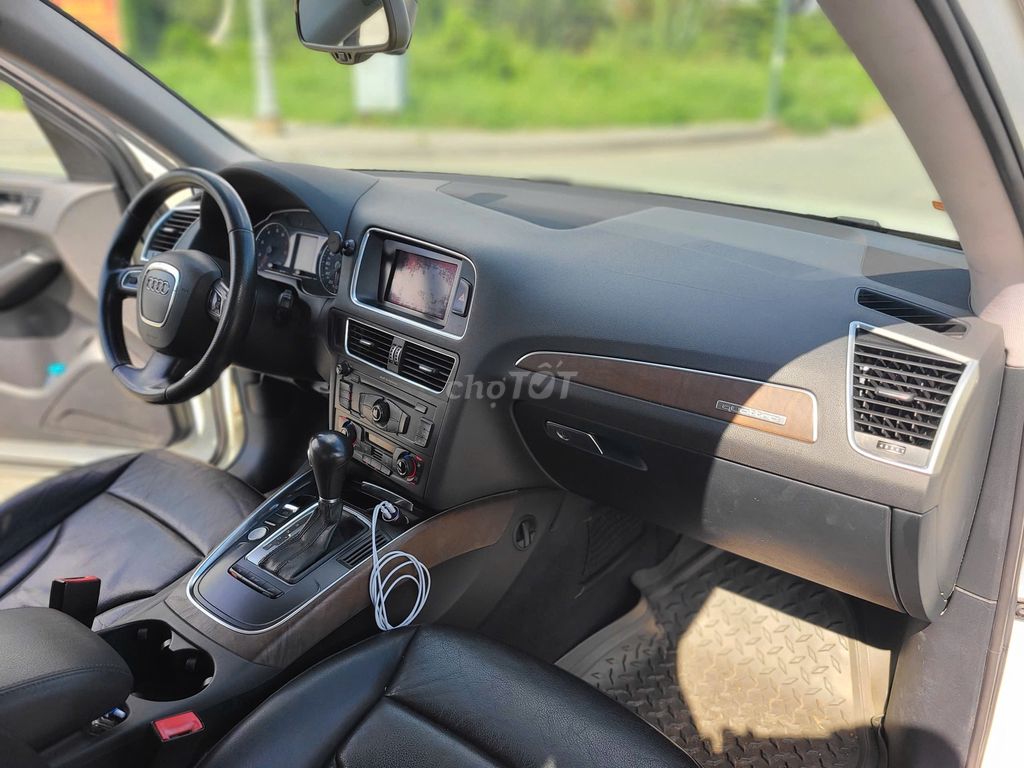 Audi Q5 2.0T Quattro 2011 - 116000 km. Mua bán Ô tô tại Quận 1 Tp Hồ Chí Minh được đăng bởi Hoàn Audi hình 10