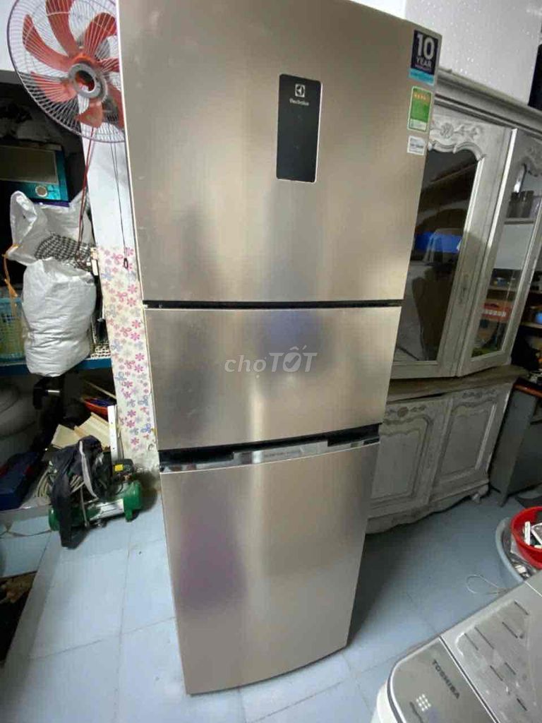 Tủ lạnh Electrolux 3 cánh Bạc. Mua bán Tủ lạnh tại Thành phố Nha Trang Khánh Hòa được đăng bởi thanh ly do cu hình 1