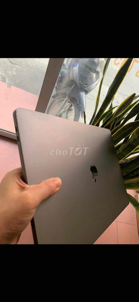 Macbook pro 2019 i9 ram 16 ssd 1t màn 16 inh vega. Mua bán Laptop tại Quận Hoàng Mai Hà Nội được đăng bởi Mac98 hình 1