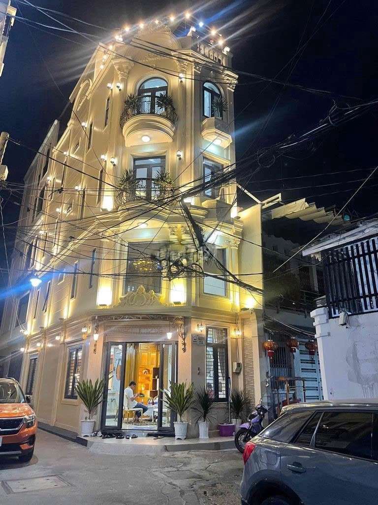 Căn góc 2MT hiện đại fullnt