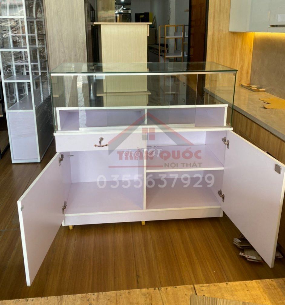 Tủ kính trưng bày điện thoại cửa hàng